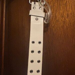 Stylish White Belt with Silver Accents